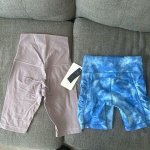 lululemon athletica Shorts in lilac and Blue Tie-Dye